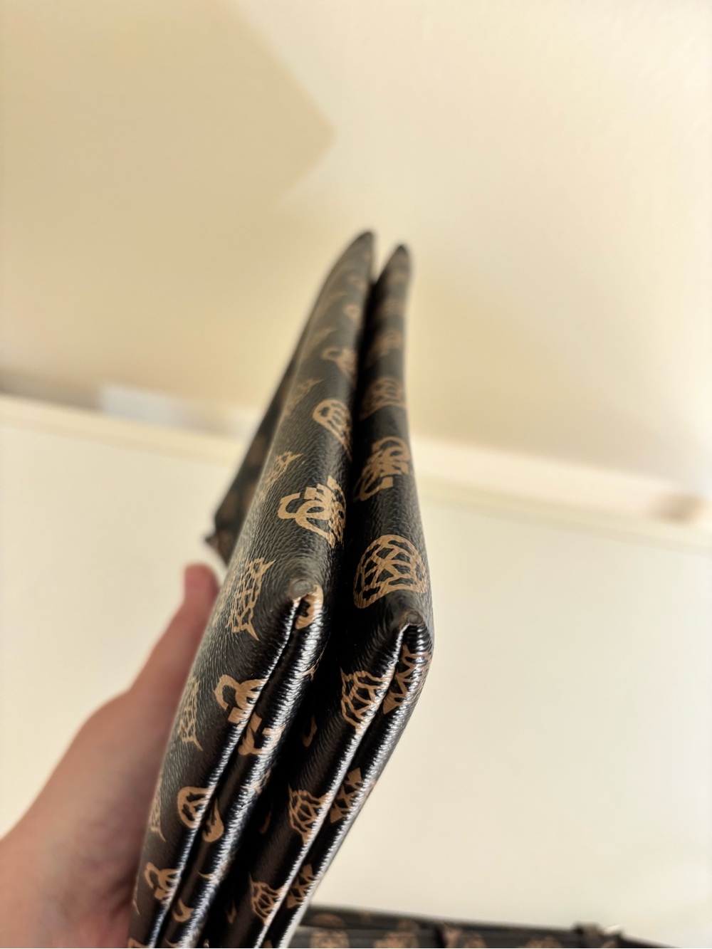 GUESS Wilder Crossbody Sling Bag - Picture 4 of 6